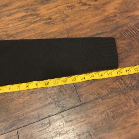 jillian jones lambs wool turtle neck sweater size L Pom Pom accent on bottom - Picture 9 of 9